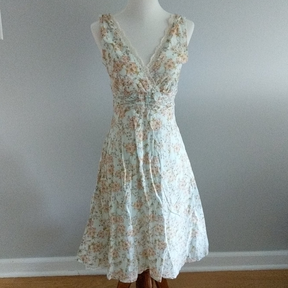Floral v neck dress